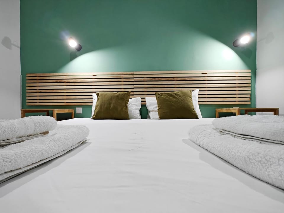 Bed, Photo of the whole room, Bedroom, towels