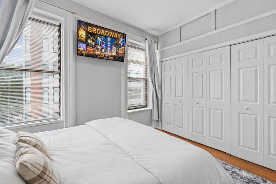 Hoboken 15 Min Train to Manhattan Full Kitchen Apartment in Hoboken