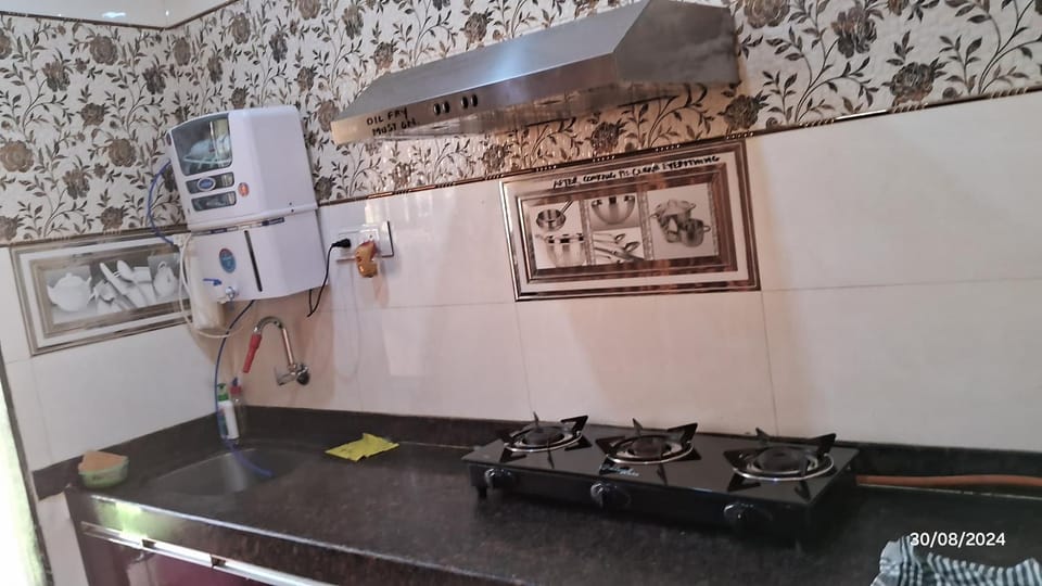 Studio for Descent Single or Couple Apartment in Maharashtra