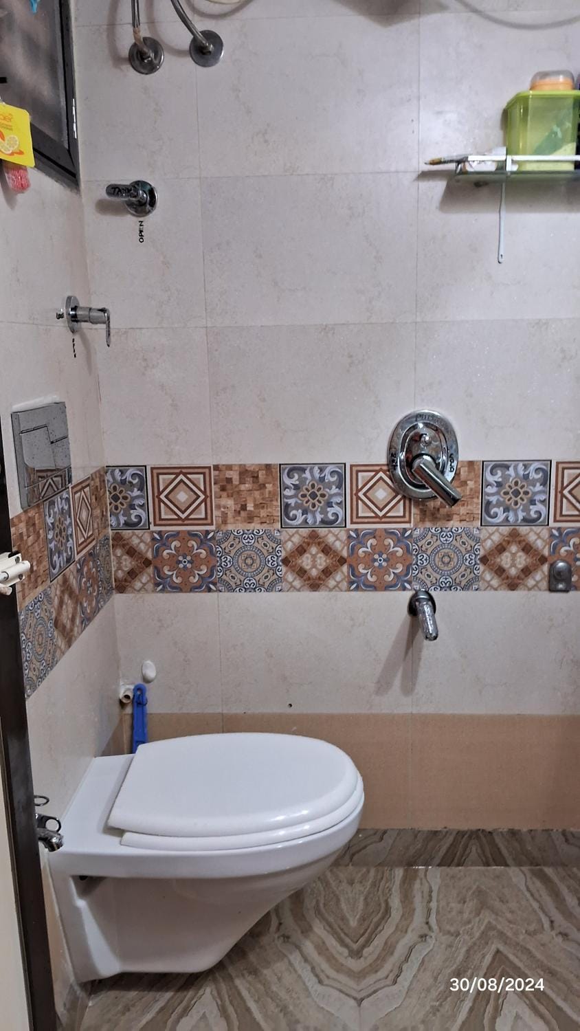 Studio for Descent Single or Couple Apartment in Maharashtra
