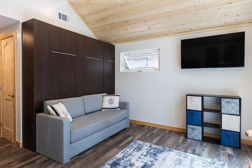 Inside Out Cottage - One With Nature House in Lake Arrowhead
