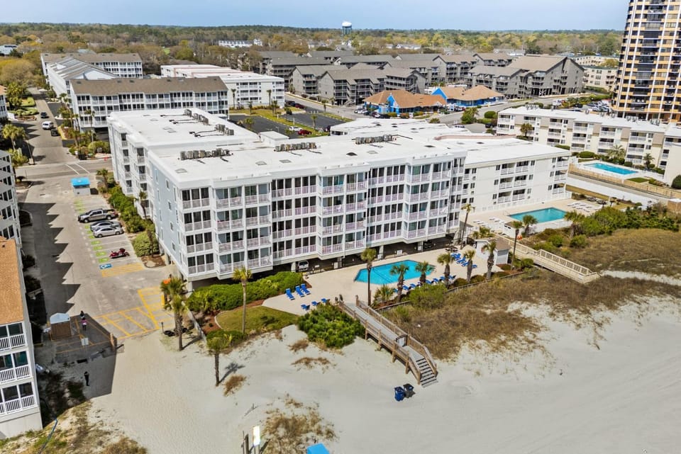 Pelican Landing Unit 330 - Ocean view Apartment in South Carolina