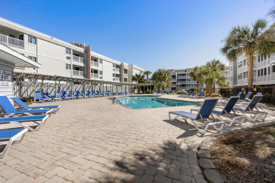 Pelican Landing Unit 330 - Ocean view Apartment in South Carolina