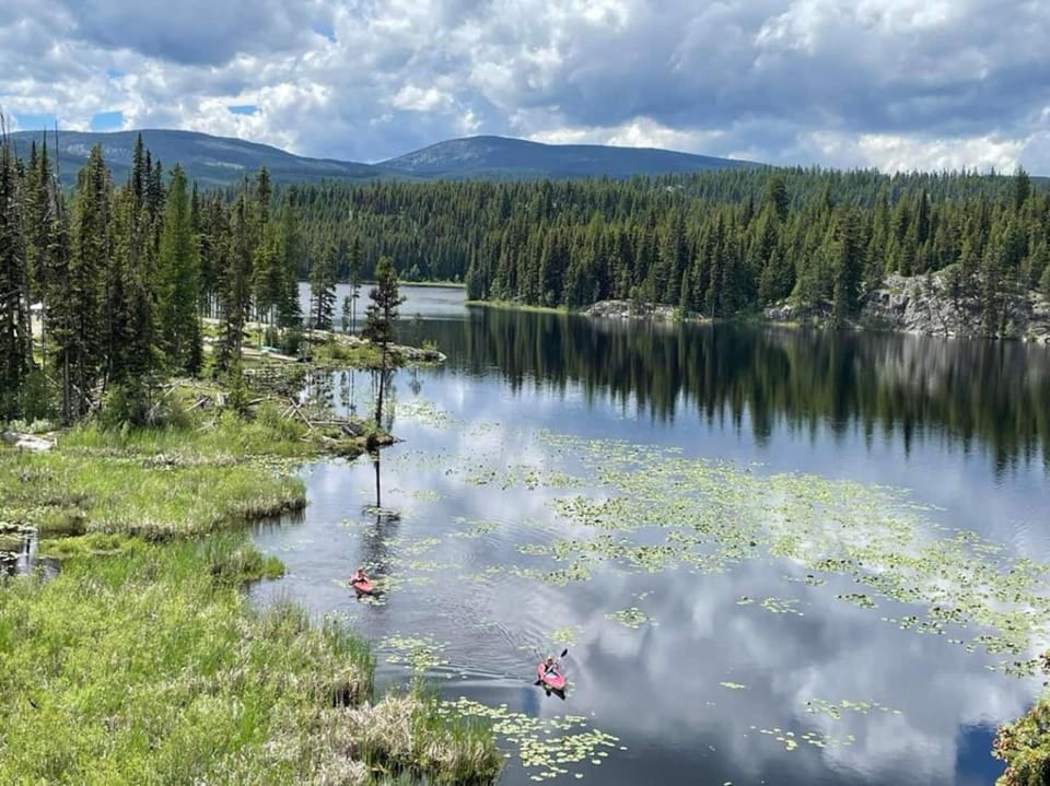 Idabel Lake Getaway near Kelowna & Big White House in British Columbia