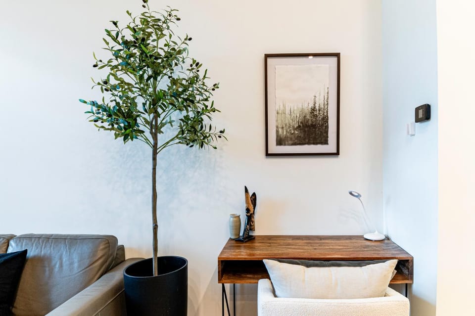Modern industrial suite in Grand Forks Apartment in Grand Forks