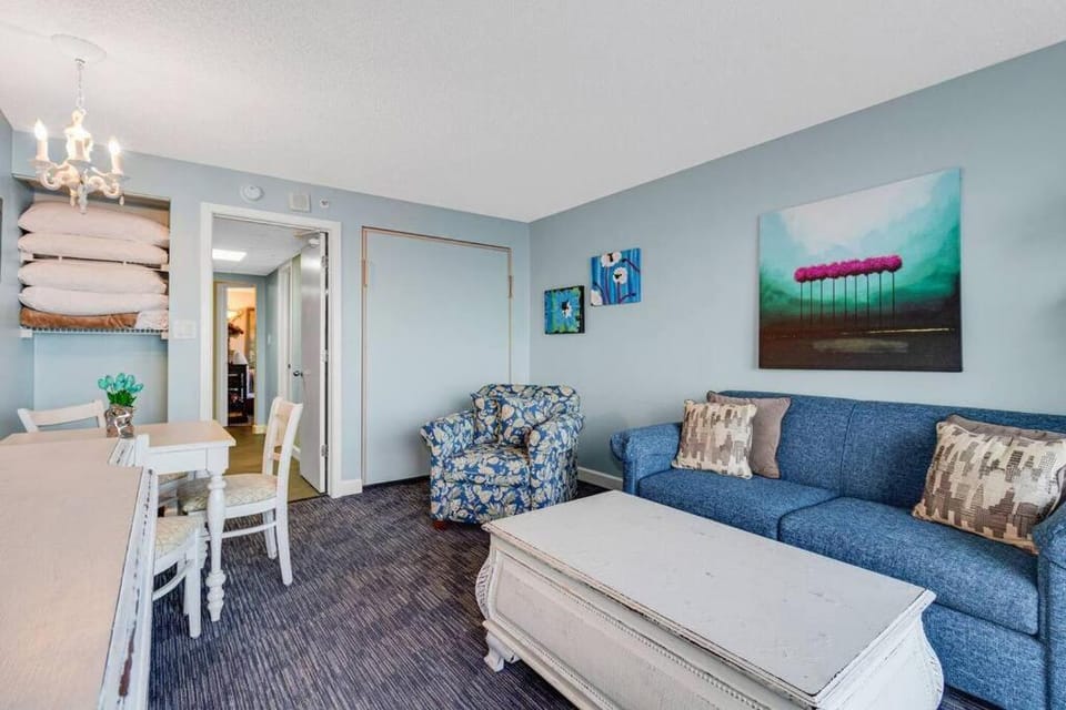 Oceanfront Paradise! Luxuriously Furnished Suite! B 630 Apartment in Myrtle Beach