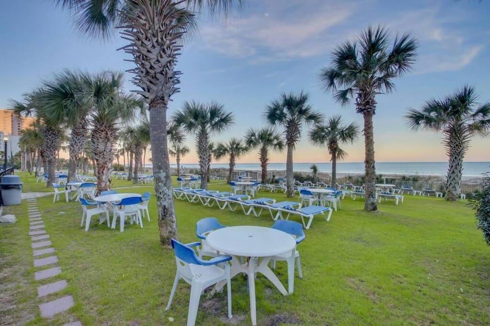 Oceanfront Paradise! Luxuriously Furnished Suite! B 630 Apartment in Myrtle Beach
