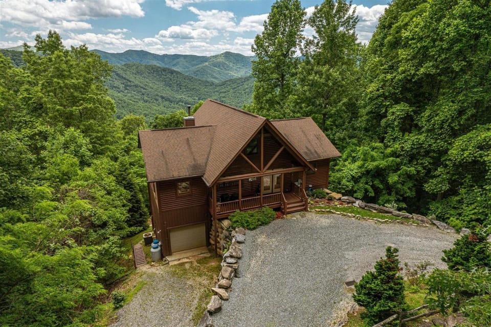 Property building, Facade/entrance, Natural landscape, Mountain view