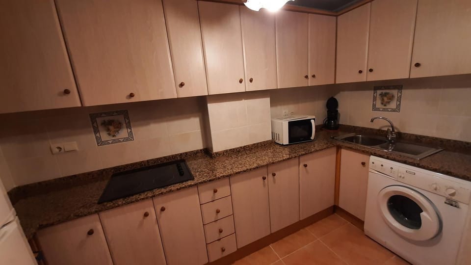 Coffee/tea facilities, Kitchen or kitchenette, washing machine