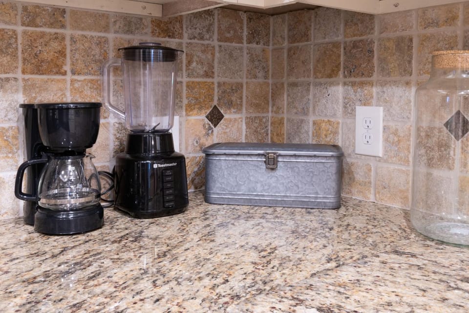 Coffee/tea facilities, Kitchen or kitchenette