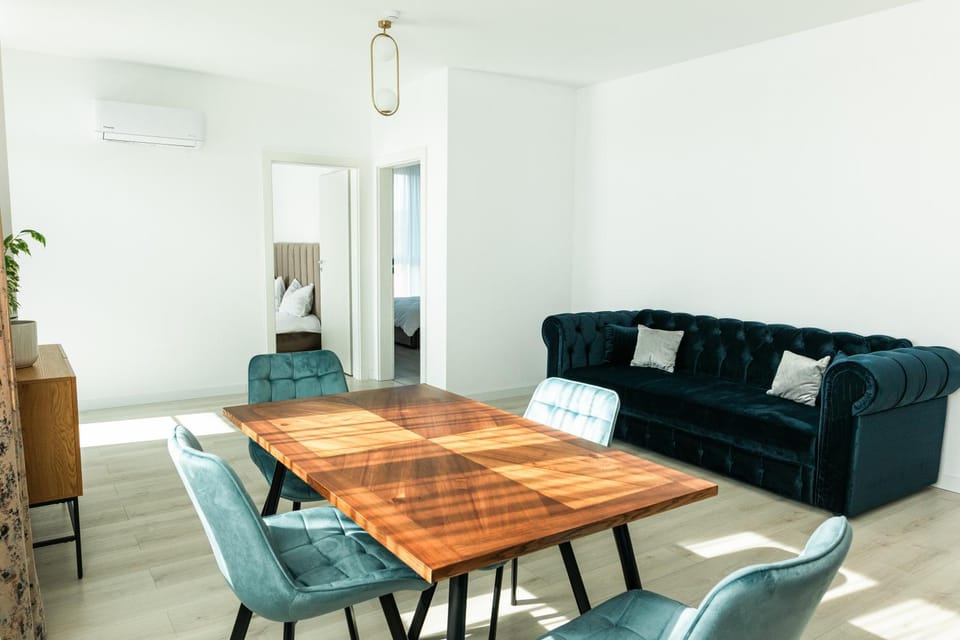 Living room, Dining area, air conditioner