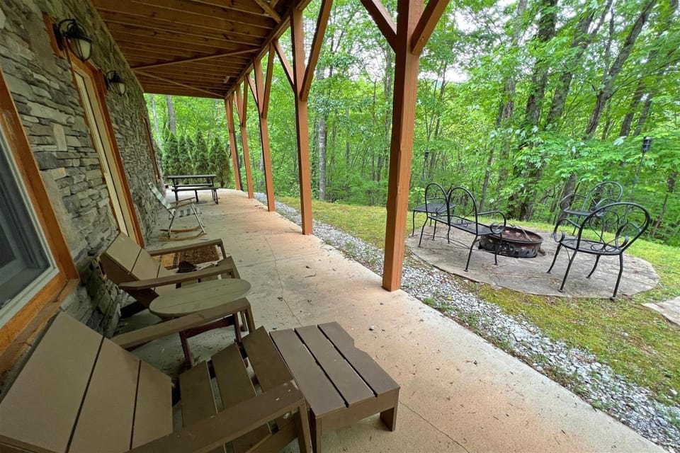 The Scratching Post House in Stecoah