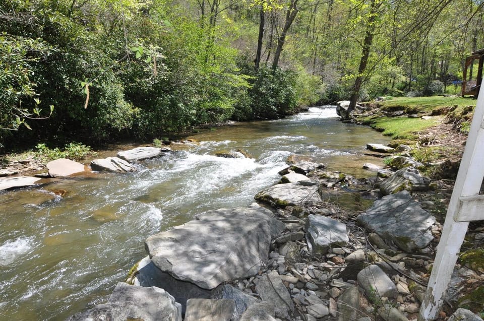 Waterfall Hideaway House in Swain County