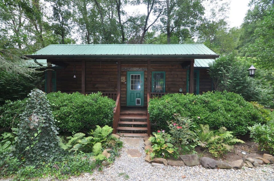 Creekside Hideaway House in Swain County