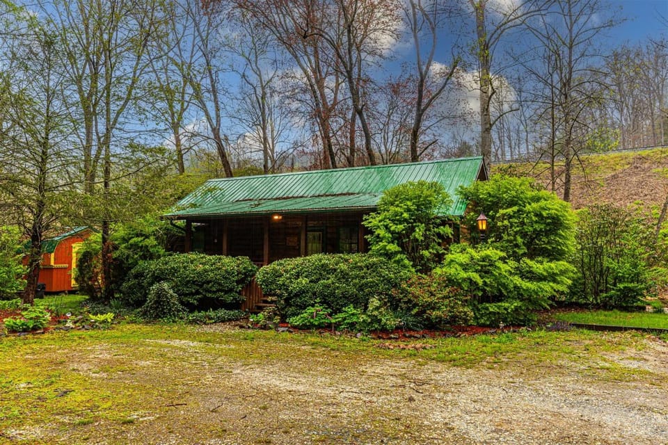 Creekside Hideaway House in Swain County