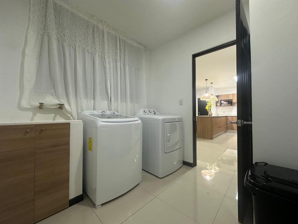 Condo Apt 3BR,2BA, 4mi from SJO Airport, Pool,Gated, Gym Apartment in Alajuela