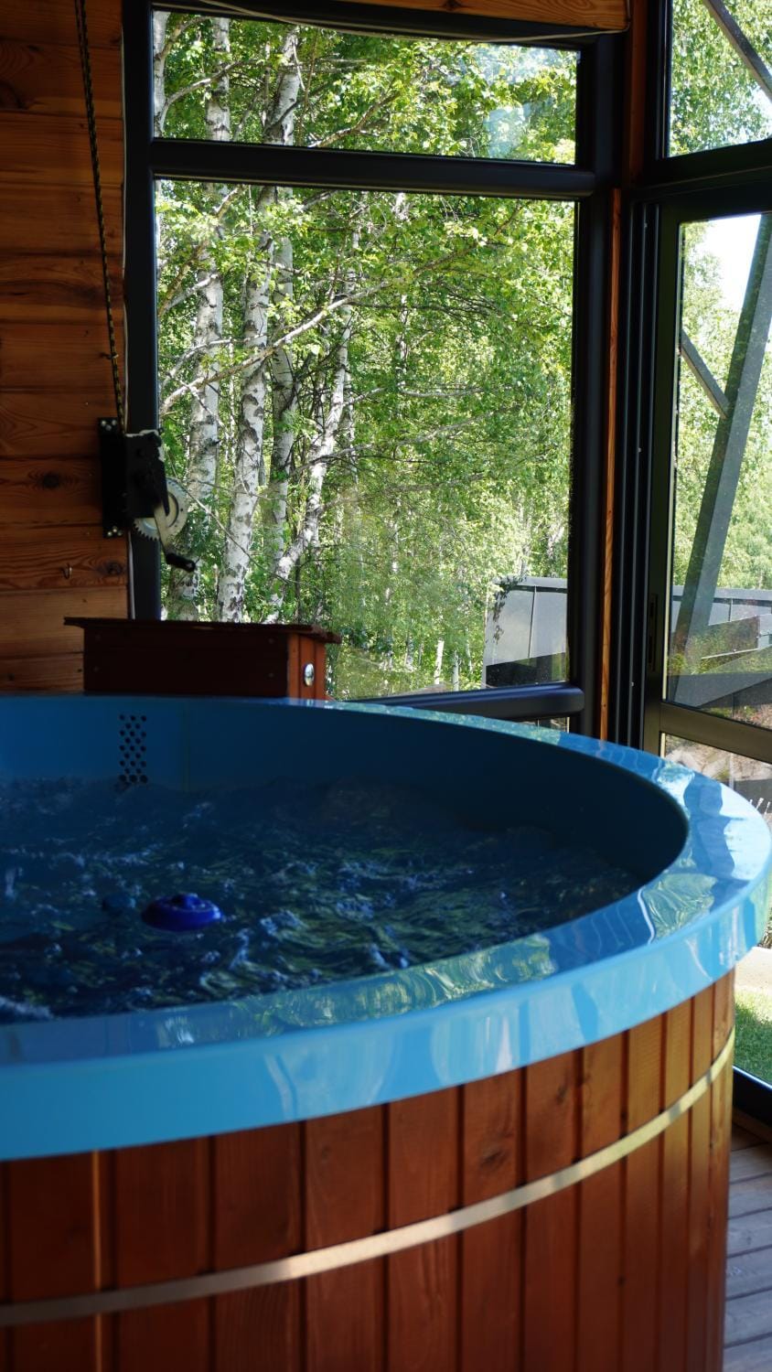 Property building, Hot Tub, Swimming pool