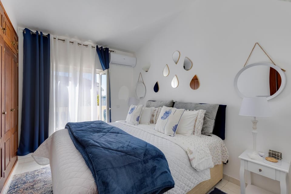Bed, Photo of the whole room, Bedroom, Garden view, heating, internet, internet, wardrobe, air conditioner