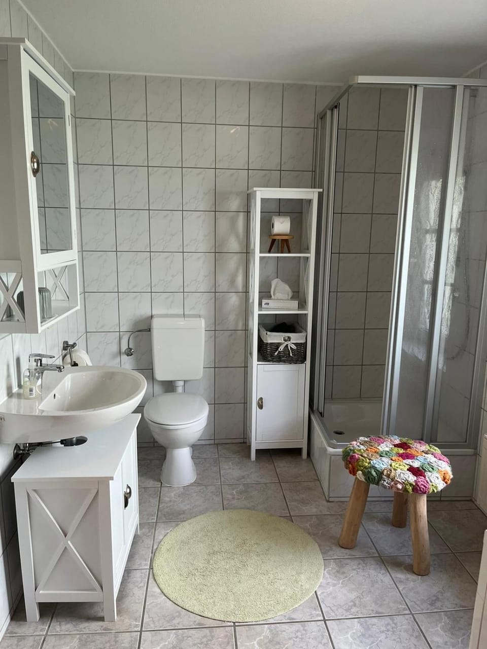 Shower, Toilet, Bathroom