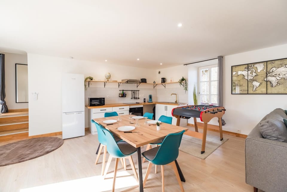 Le Spacieux Baby foot 3 chambres Parking Centre Apartment in Brittany