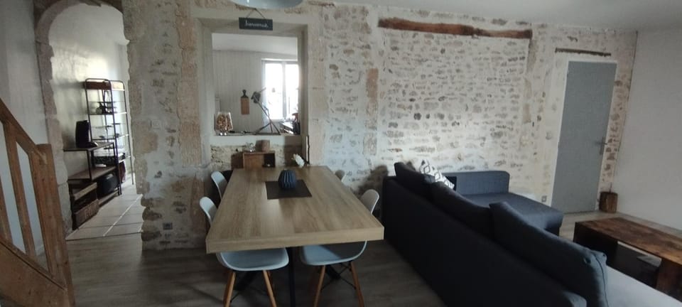 Seating area, Dining area