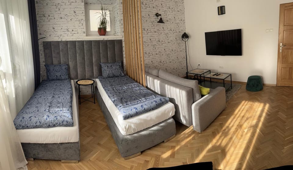 Bed, TV and multimedia, Photo of the whole room, Seating area
