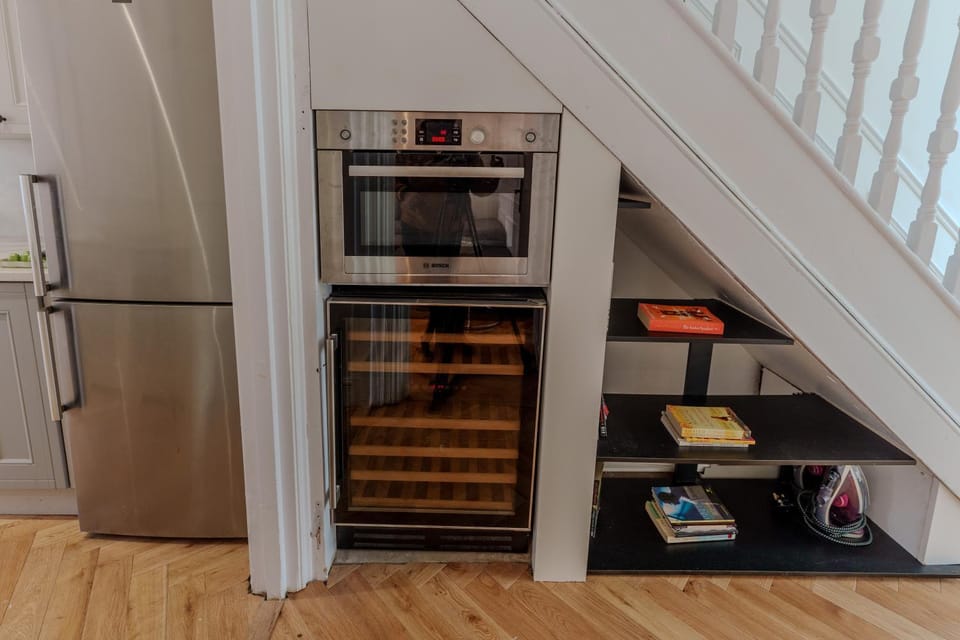 Wembley London lovely 6 bed House sleeps up to 14 House in Wembley