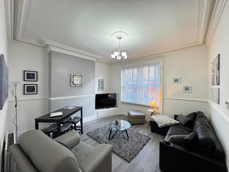 Station Retreat Cullercoats Free Onsite Parking Apartment in Whitley Bay