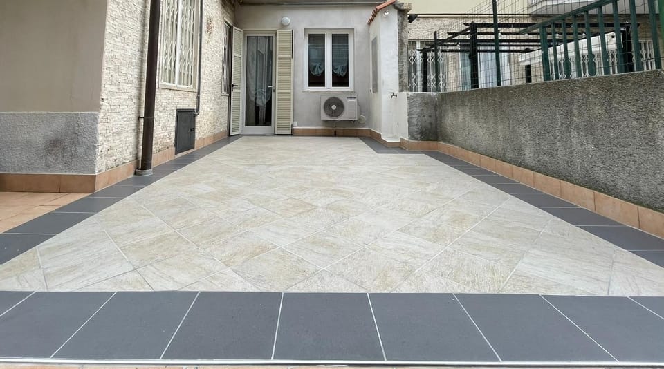 Facade/entrance, Day