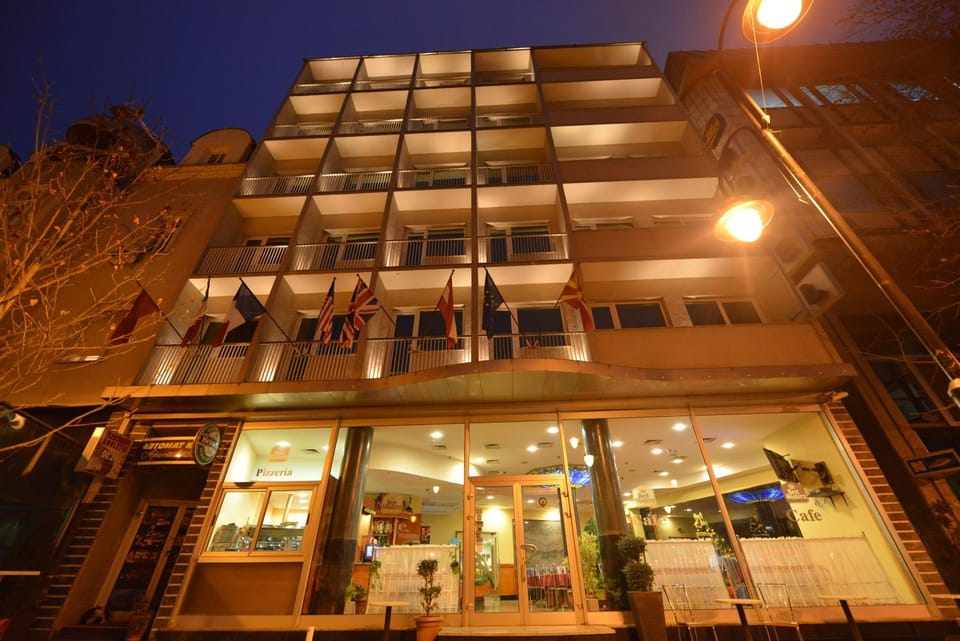Facade/entrance