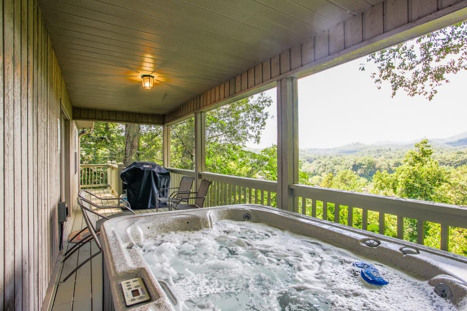 Big Oaks Pointe House in Bryson City