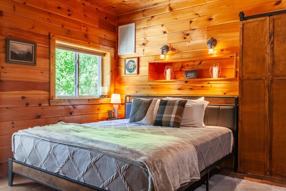 Bed, Bedroom