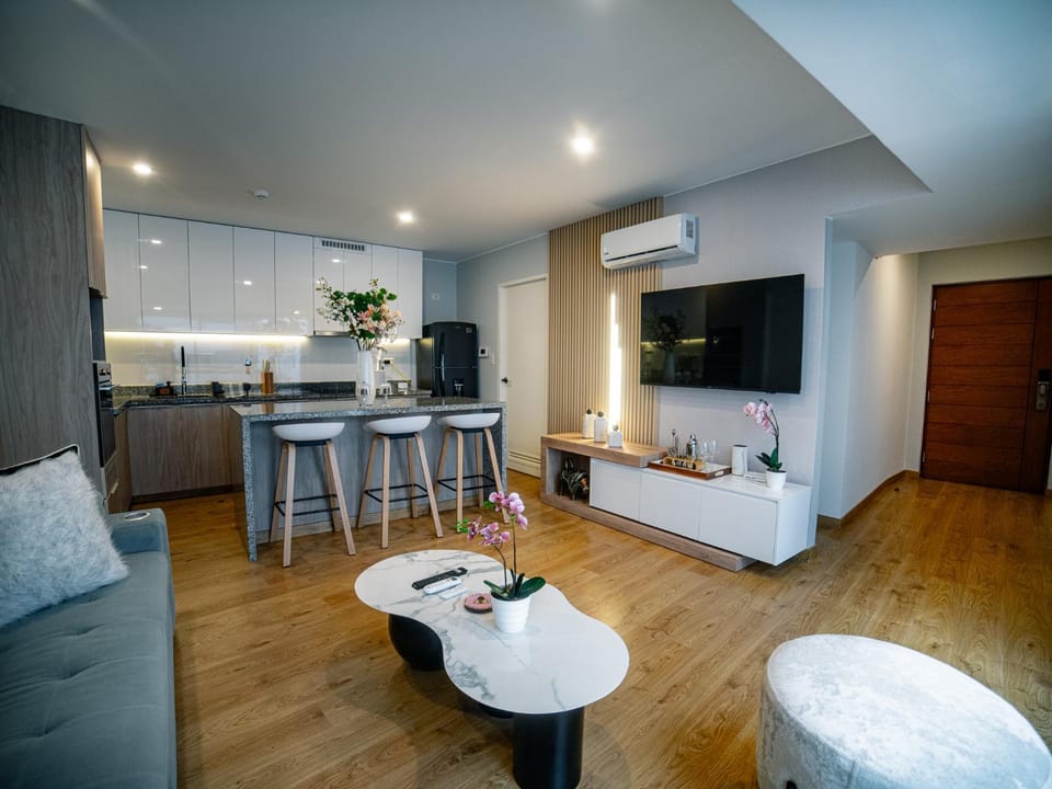 TV and multimedia, Kitchen or kitchenette, Living room
