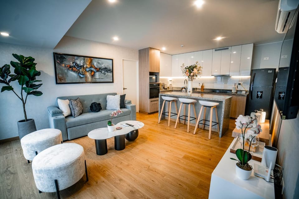 Living room, Dining area