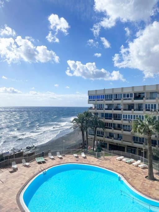 Day, Beach, Pool view, Sea view, Swimming pool, sunbed