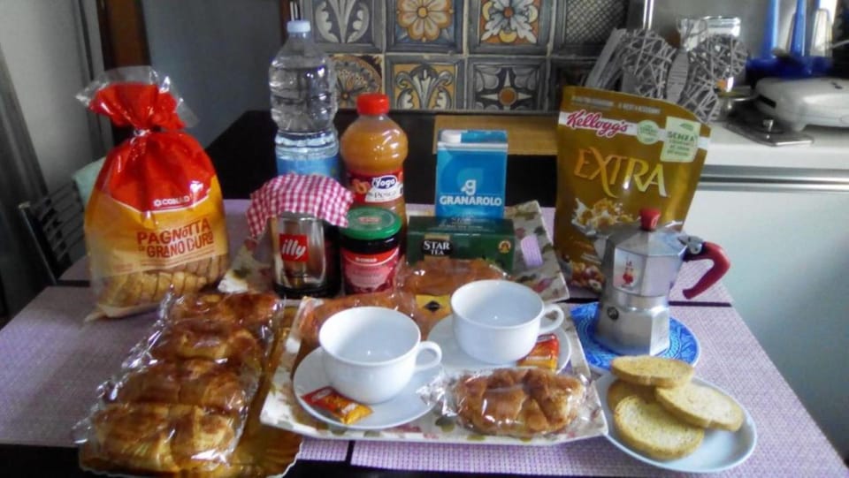 Food and drinks, Food, Breakfast