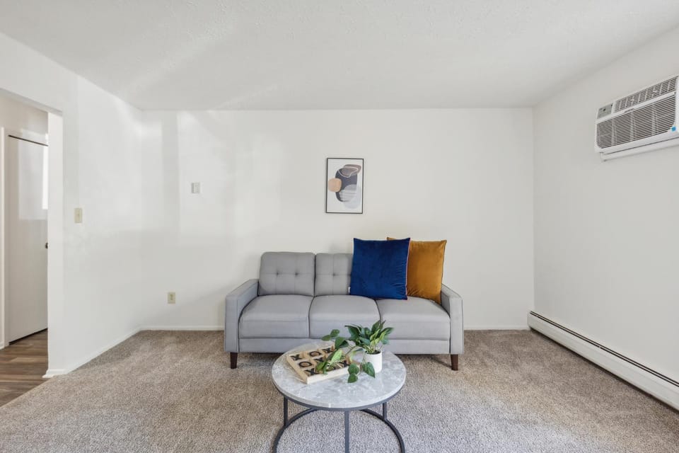 Scenic towers 3102 I Cozy & Comfy I Free Parking Apartment in Parma