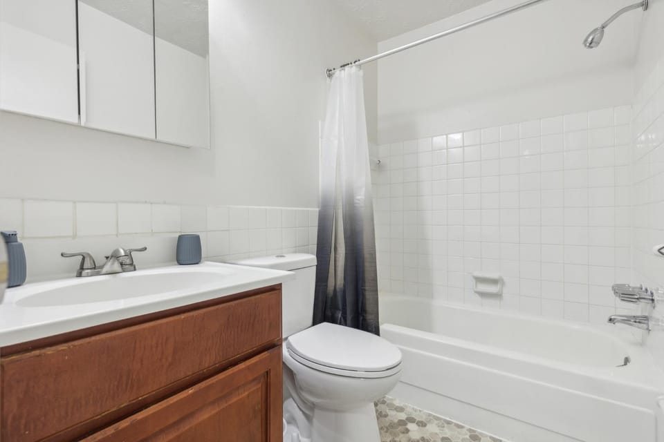 Scenic towers 3102 I Cozy & Comfy I Free Parking Apartment in Parma