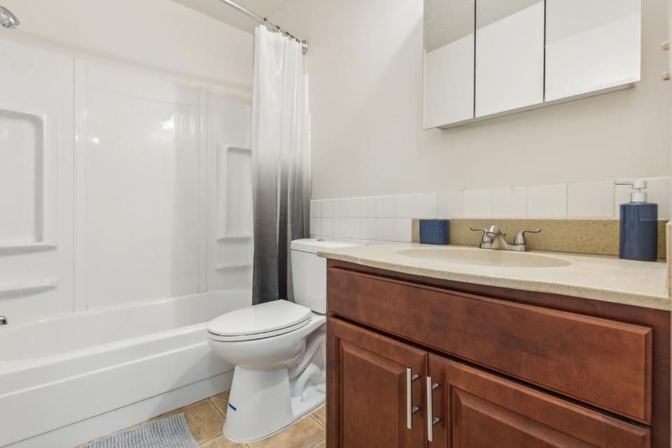 Scenic towers 3105I Cozy & Comfy I Free Parking Apartment in Parma