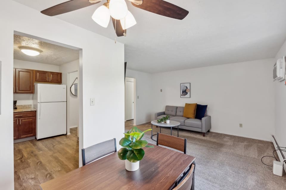 Scenic towers 3217I Cozy & Comfy I Free Parking Apartment in Parma