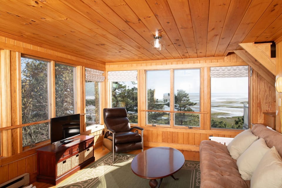 Cape Getaway by Leavetown Vacations House in Wellfleet