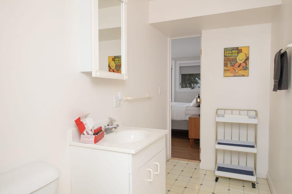 Cape Getaway by Leavetown Vacations House in Wellfleet