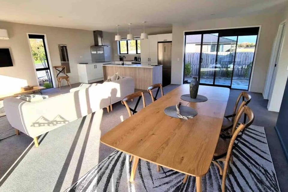 Miss Eastons Whare House in West Coast