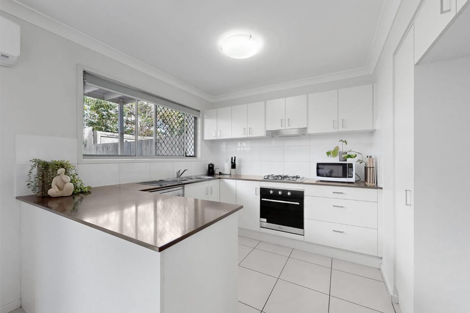 Cute Townhouse Near North Lakes House in North Lakes