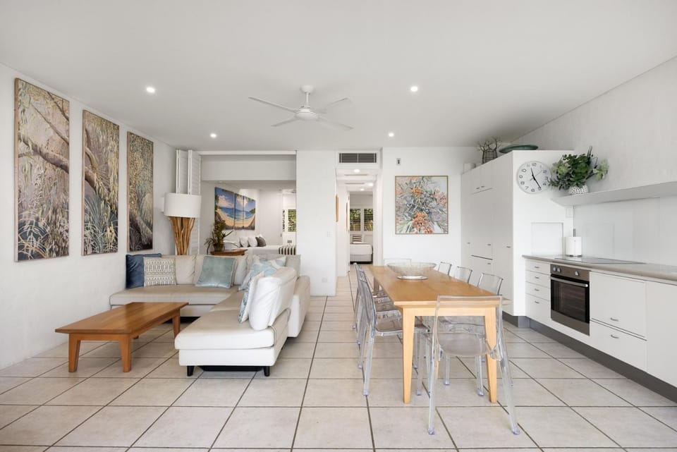 Cove Point 6 Ocean Views & Calm Apartment in Noosa Heads