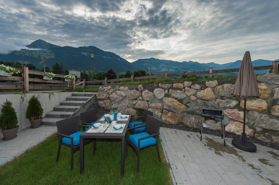 Property building, Natural landscape, Summer, BBQ facilities, BBQ facilities, Garden, Garden, Golfcourse, Balcony/Terrace, Balcony/Terrace, Decorative detail, Seating area, Dining area, Hiking, Cycling, On site, City view, Garden view, Mountain view, Sunrise