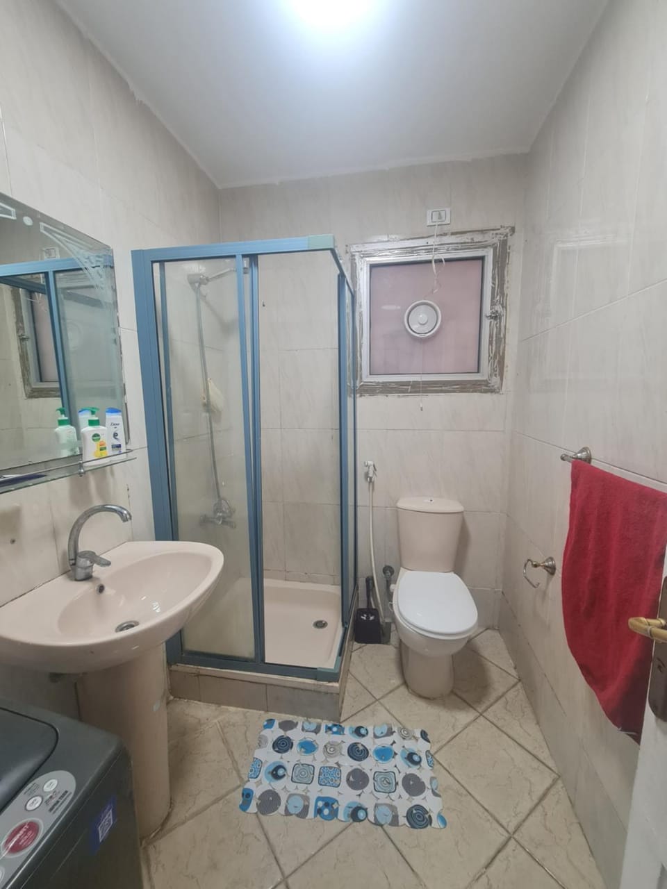 Shower, Toilet, Bathroom, bidet, towels