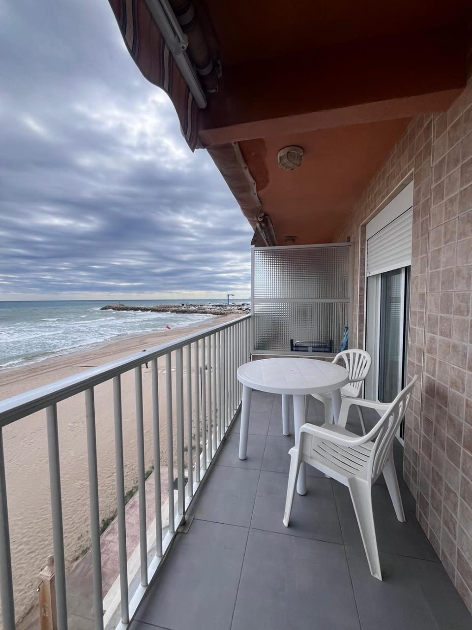 Patio, Day, Natural landscape, View (from property/room), Balcony/Terrace, Dining area, Beach, Sea view