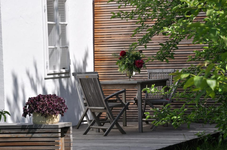 Facade/entrance, Facade/entrance, View (from property/room), Balcony/Terrace, Balcony/Terrace, Decorative detail