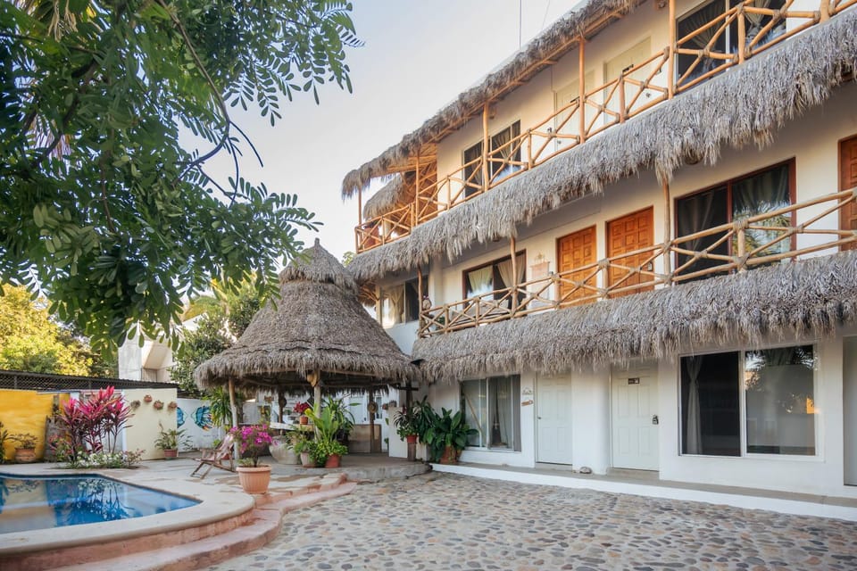 Property building, Garden, Garden view, Pool view, Swimming pool